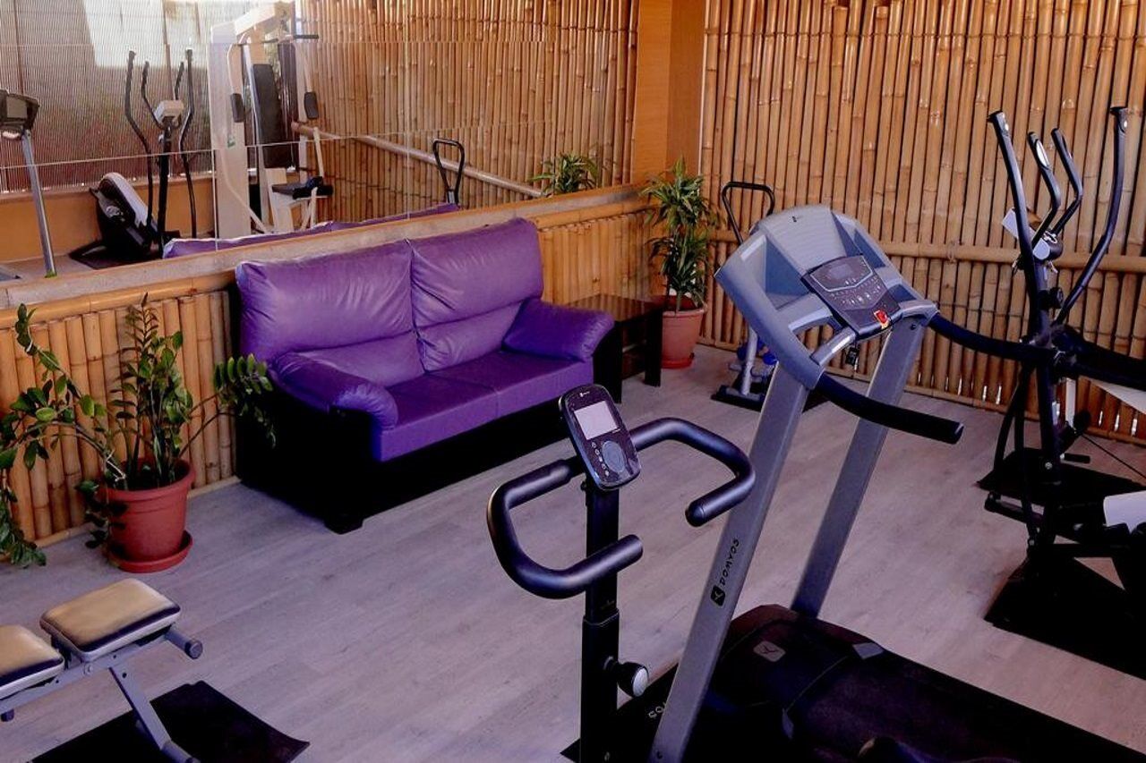 Almendros Hotel 2*